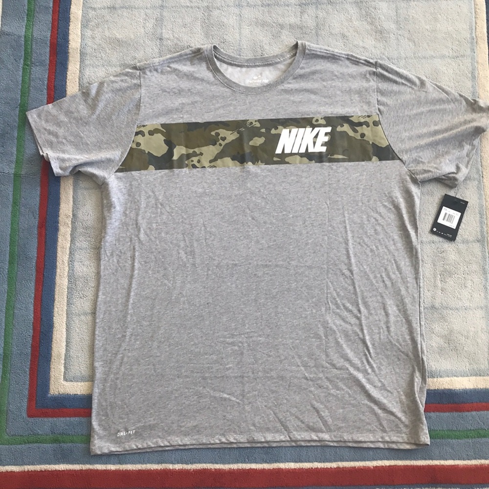 Nike men’s T shirt